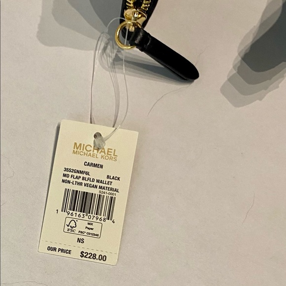 Michael Kors wallet NWT - Picture 6 of 7